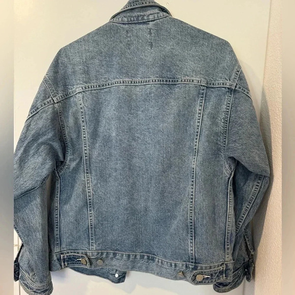 Urban Outfitters BDG Medium Wash Oversized Jean Jacket - Picture 5 of 5